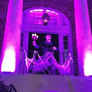 conway-halloween-haunted-balcony