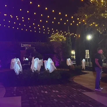 conway-sc-halloween-ghosts-lights