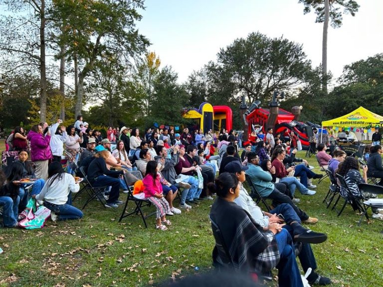 Hispanic-Events-in-Myrtle-Beach-Conway-South-Carolina-El-Gallo-Radio-Station- Rooster